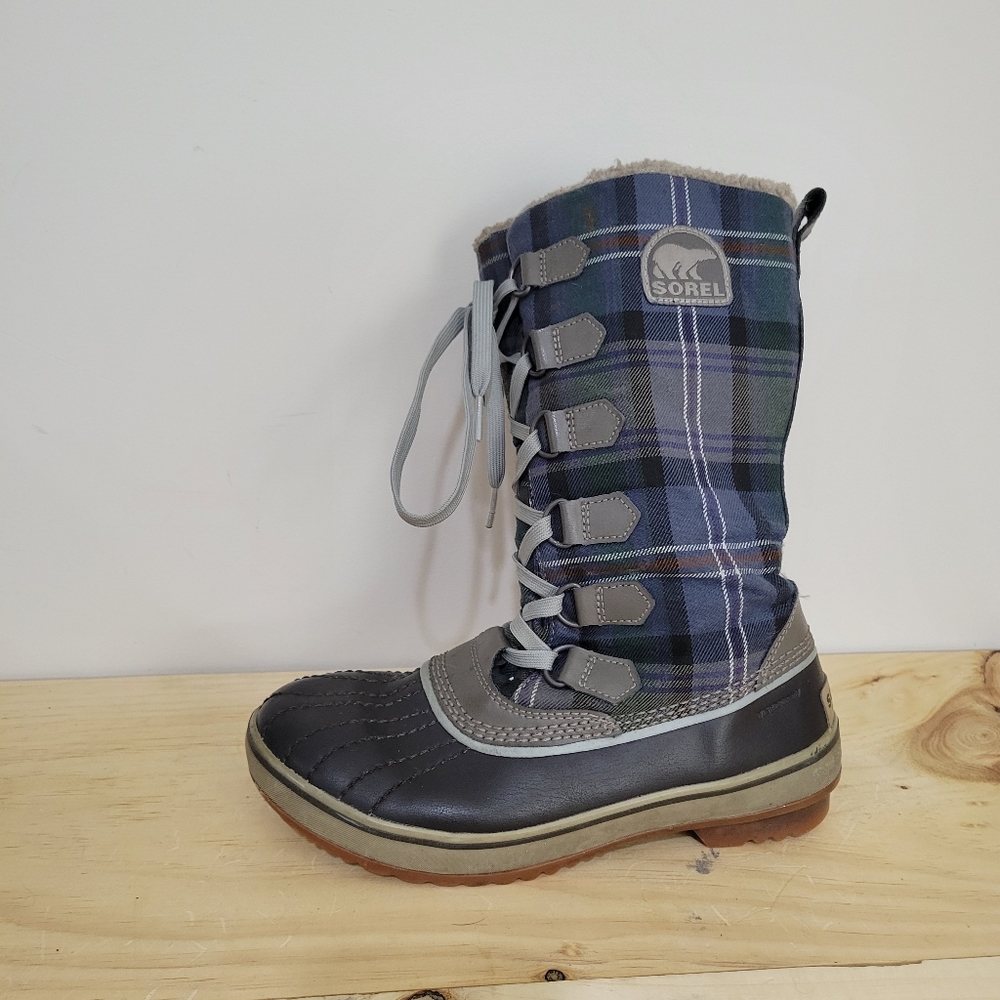 Sorel plaid lace up winter boots 6